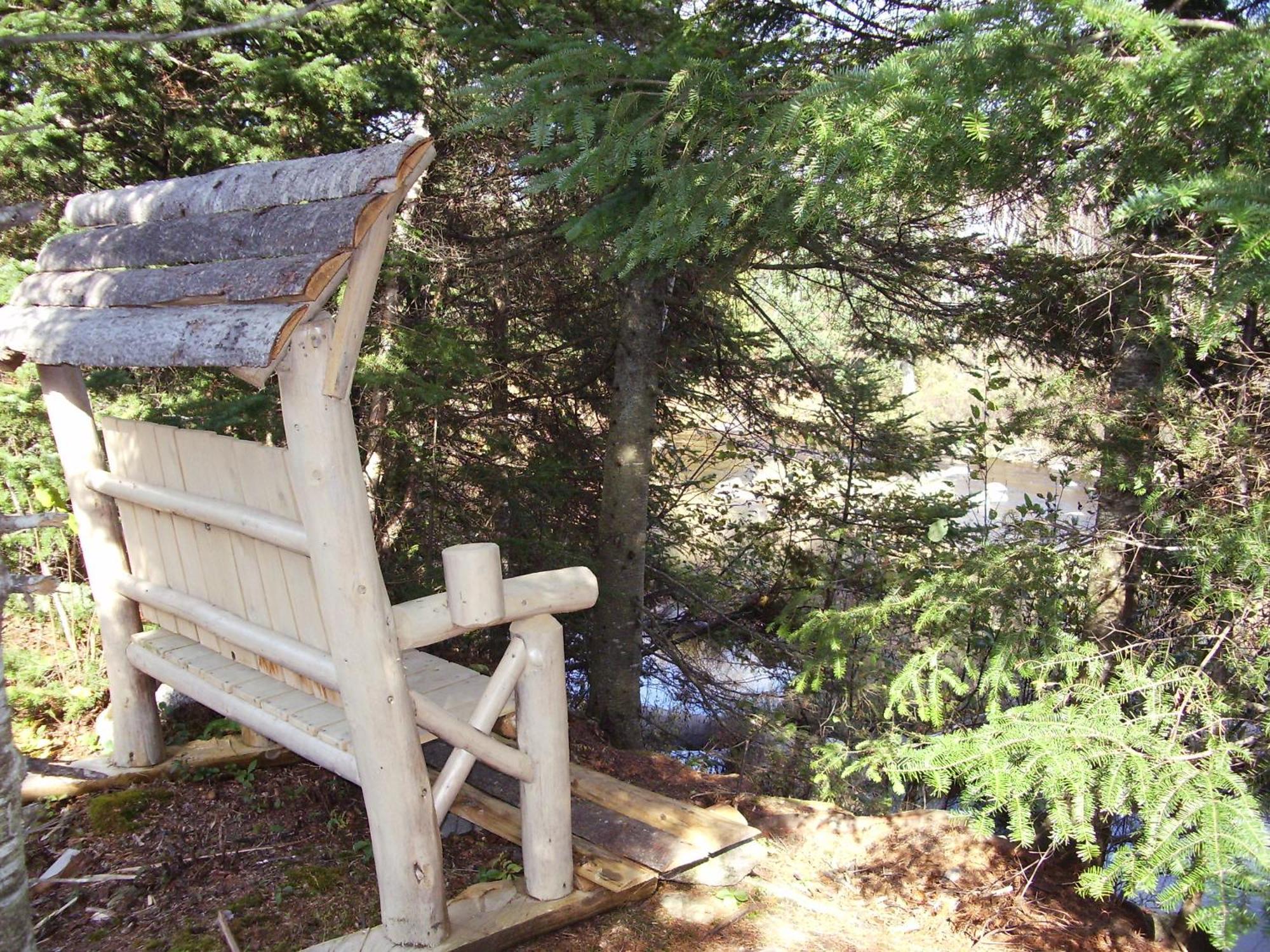 Aux Tipis De La Riviere Sauvage Saint Romain Exterior foto