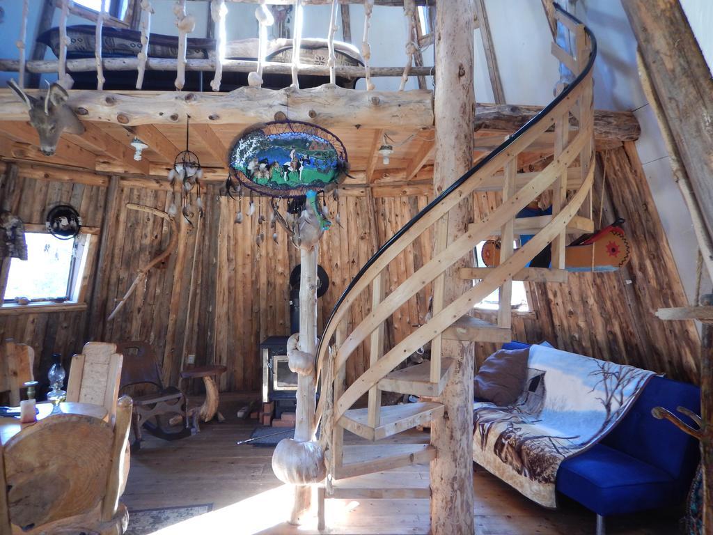 Aux Tipis De La Riviere Sauvage Saint Romain Exterior foto