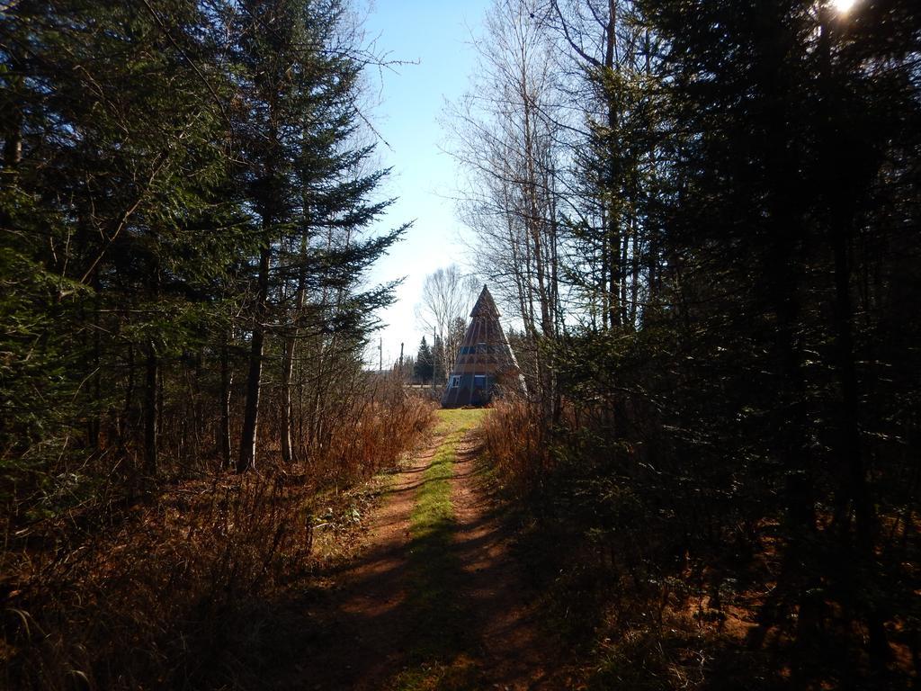 Aux Tipis De La Riviere Sauvage Saint Romain Exterior foto
